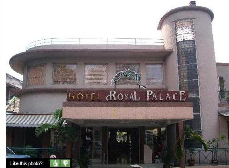 Hotel Royal Palace Бандунг Екстериор снимка